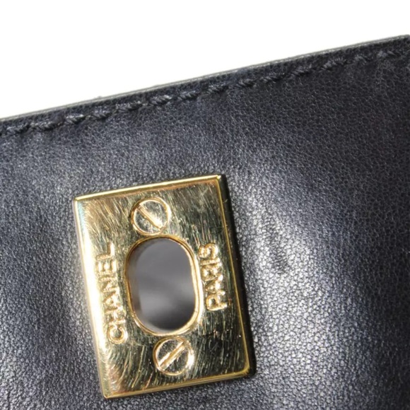 CHANEL CC TURNOLCK LAMBSKIN LEATHER TOTE - Picture 11 of 13